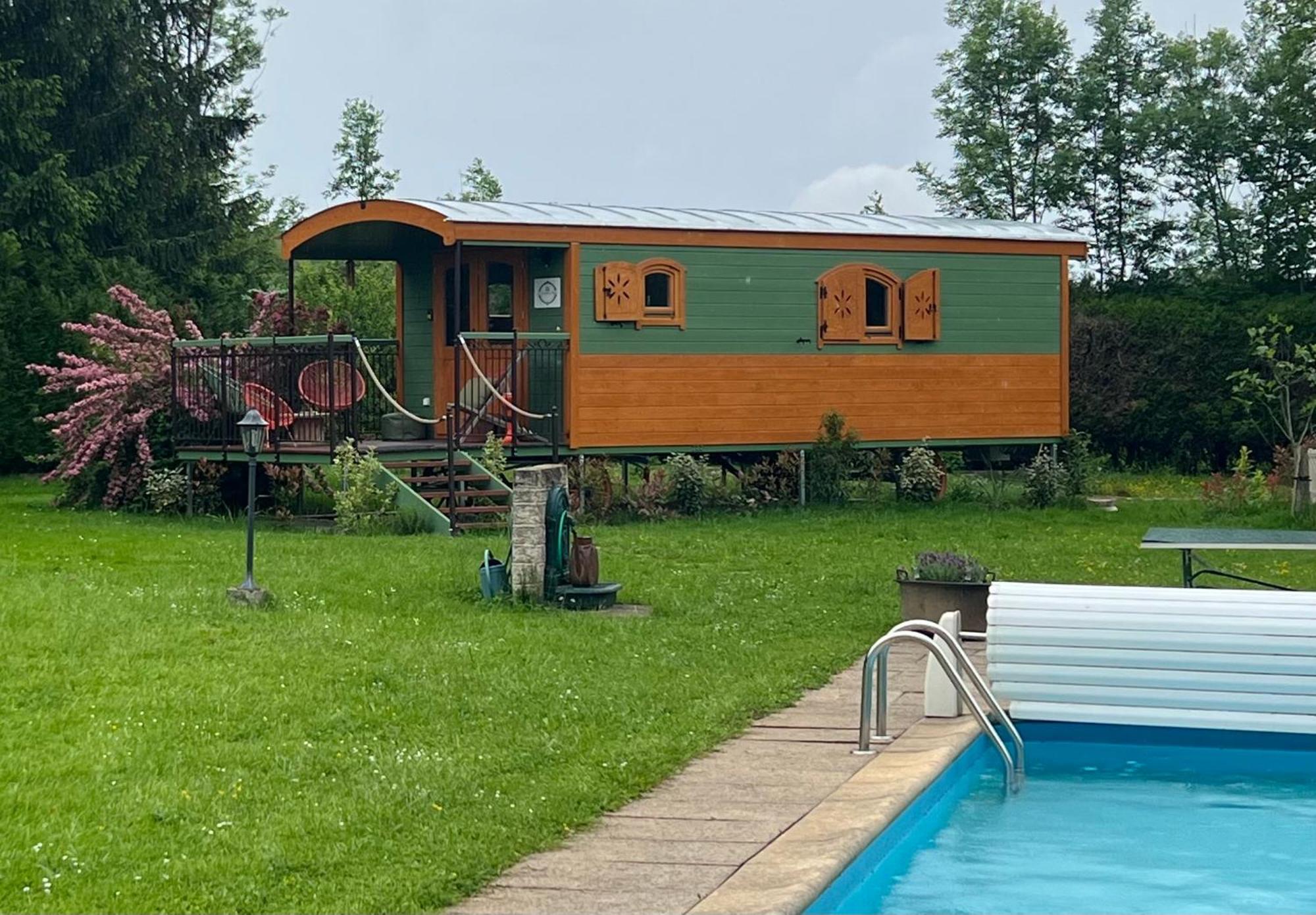 La Roulotte Deluxe De Malpas Bed & Breakfast Quingey ภายนอก รูปภาพ