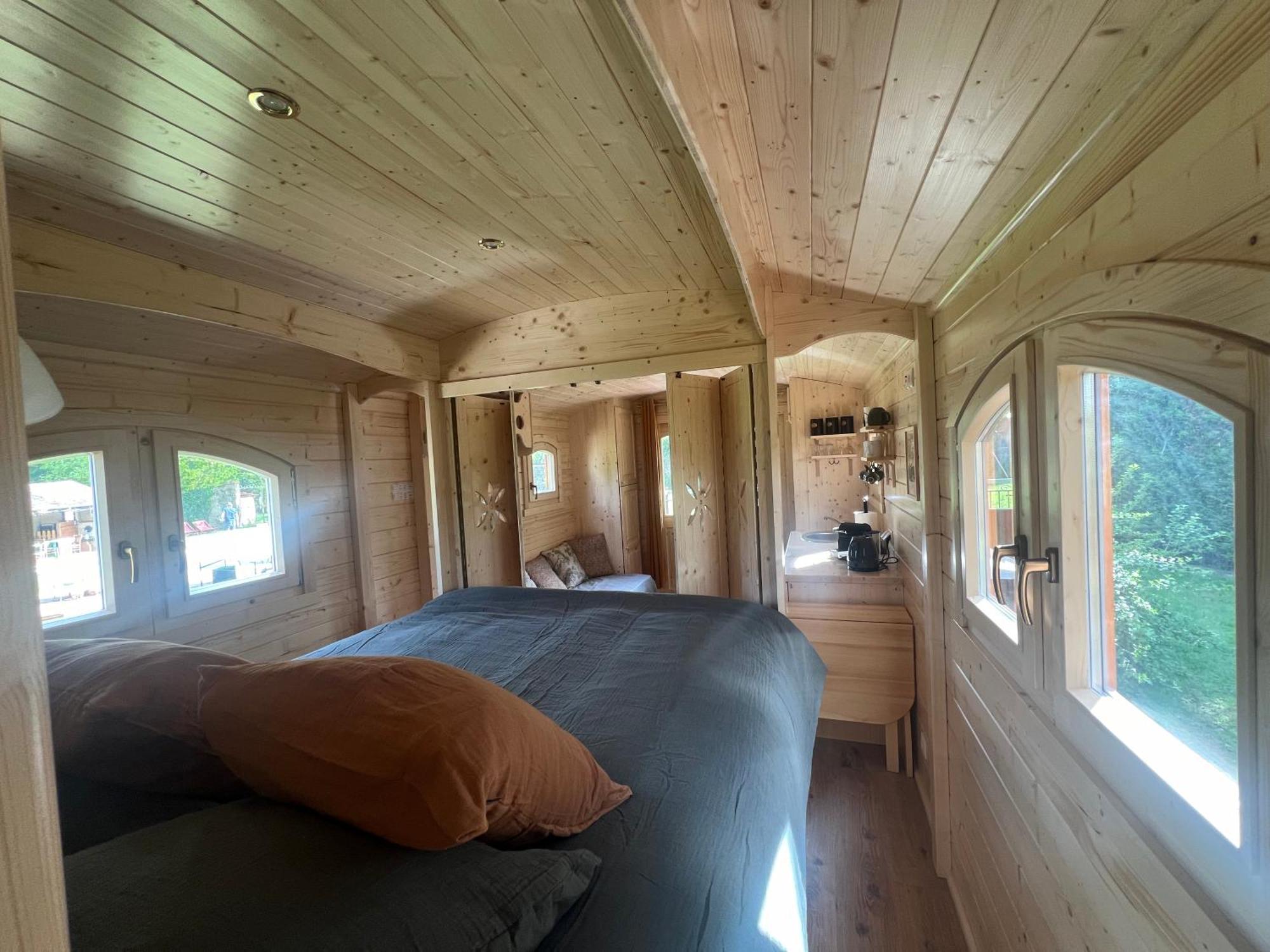 La Roulotte Deluxe De Malpas Bed & Breakfast Quingey ภายนอก รูปภาพ