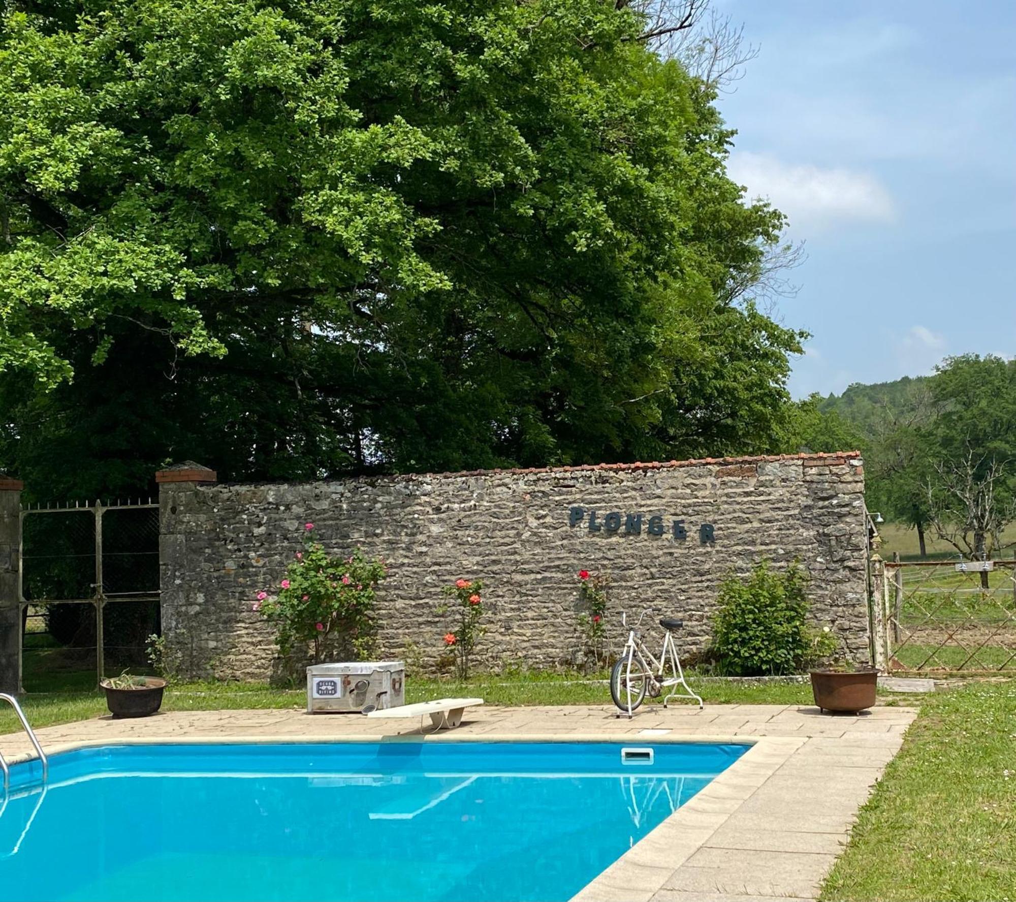 La Roulotte Deluxe De Malpas Bed & Breakfast Quingey ภายนอก รูปภาพ