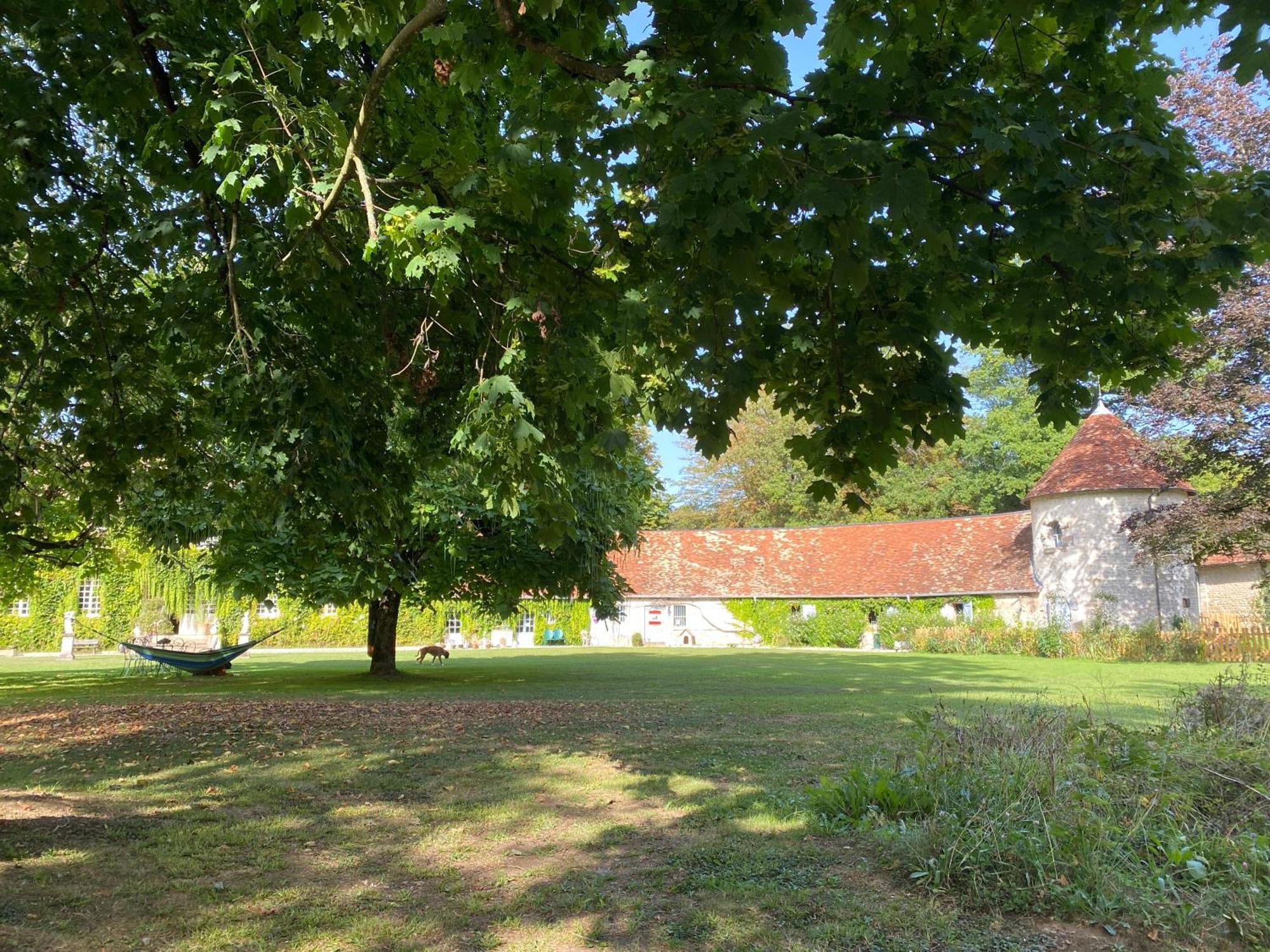 La Roulotte Deluxe De Malpas Bed & Breakfast Quingey ภายนอก รูปภาพ