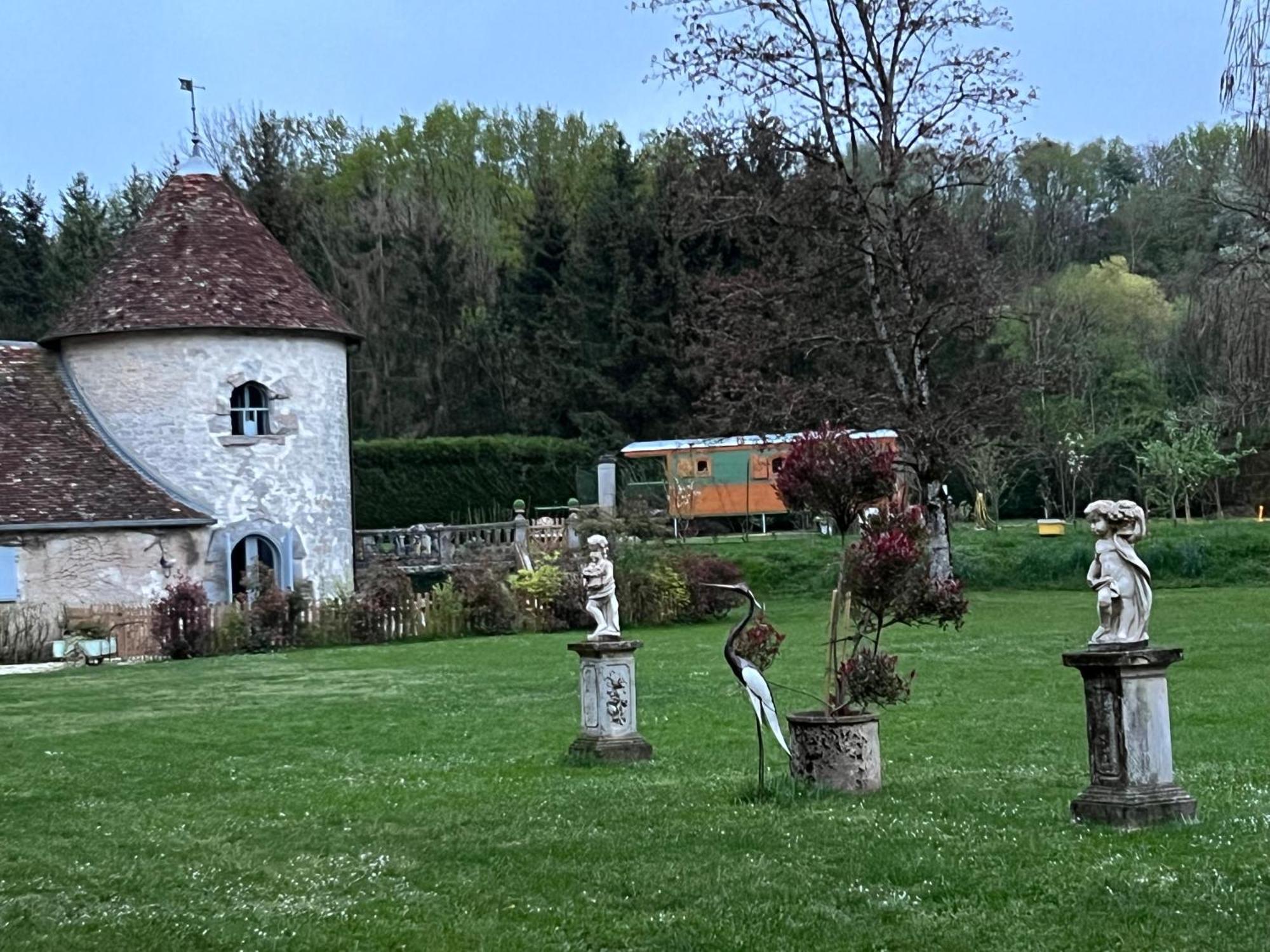 La Roulotte Deluxe De Malpas Bed & Breakfast Quingey ภายนอก รูปภาพ