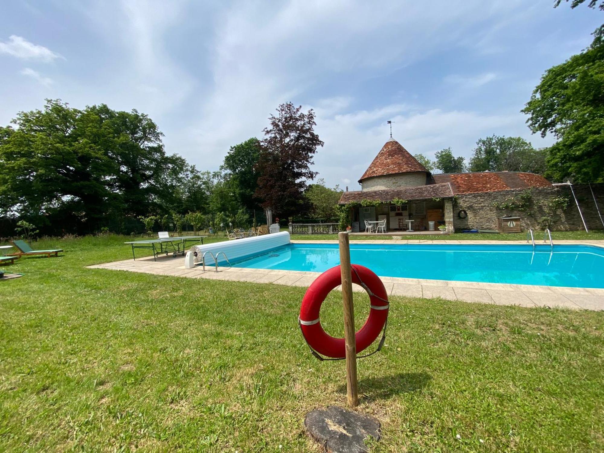 La Roulotte Deluxe De Malpas Bed & Breakfast Quingey ภายนอก รูปภาพ
