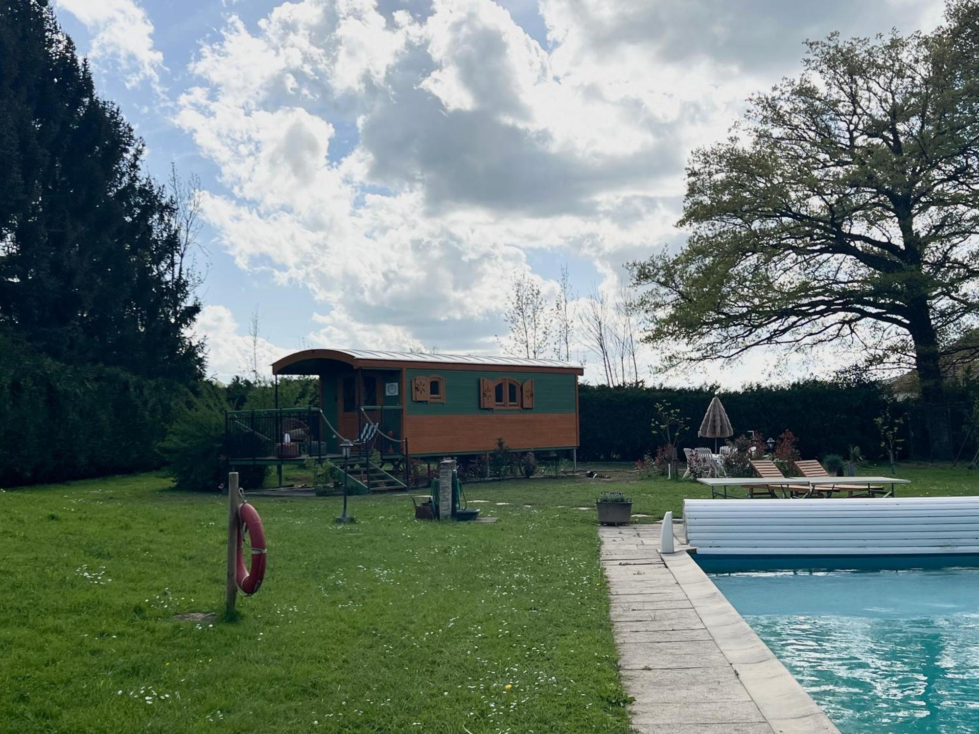 La Roulotte Deluxe De Malpas Bed & Breakfast Quingey ภายนอก รูปภาพ