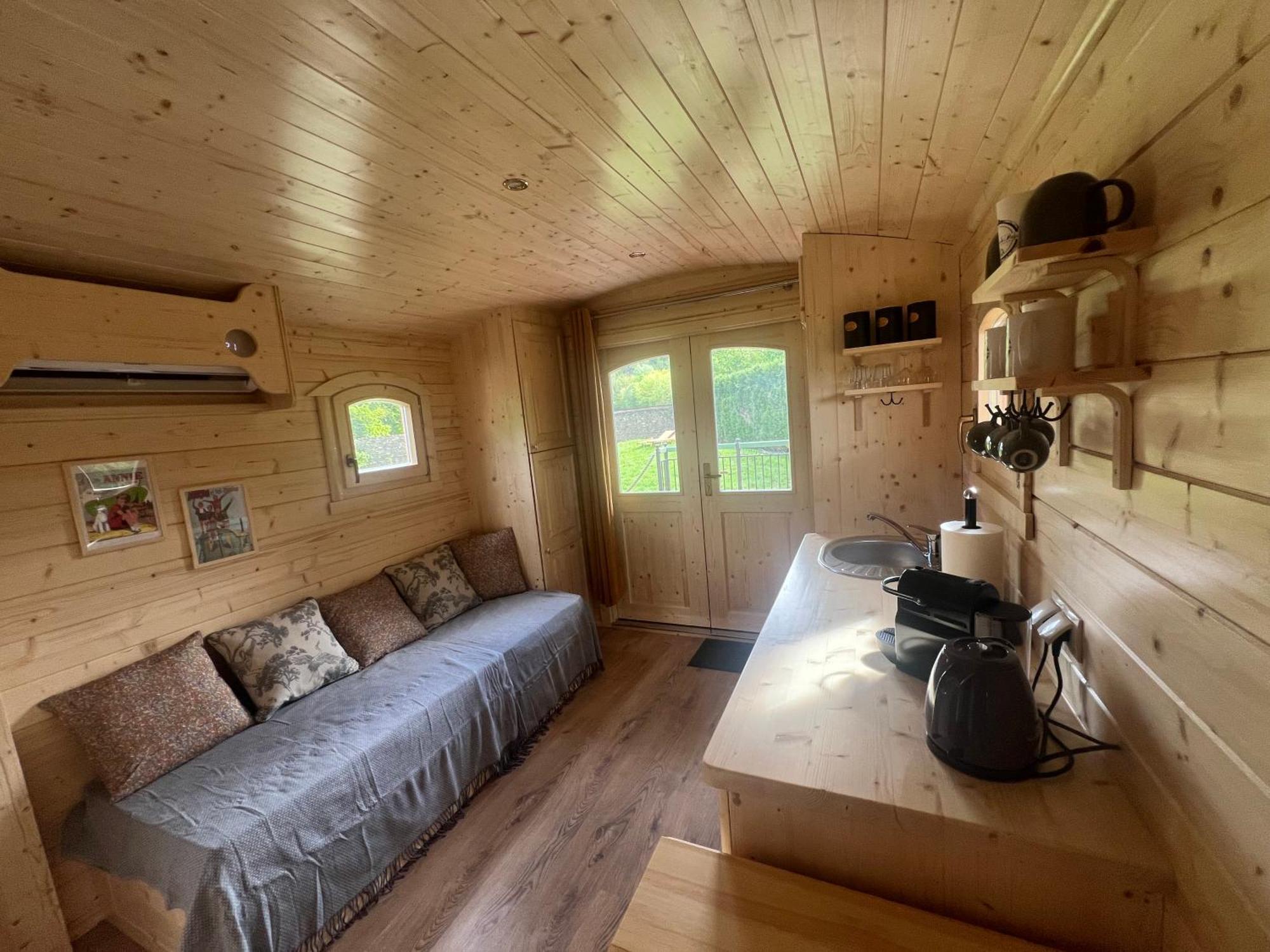 La Roulotte Deluxe De Malpas Bed & Breakfast Quingey ภายนอก รูปภาพ