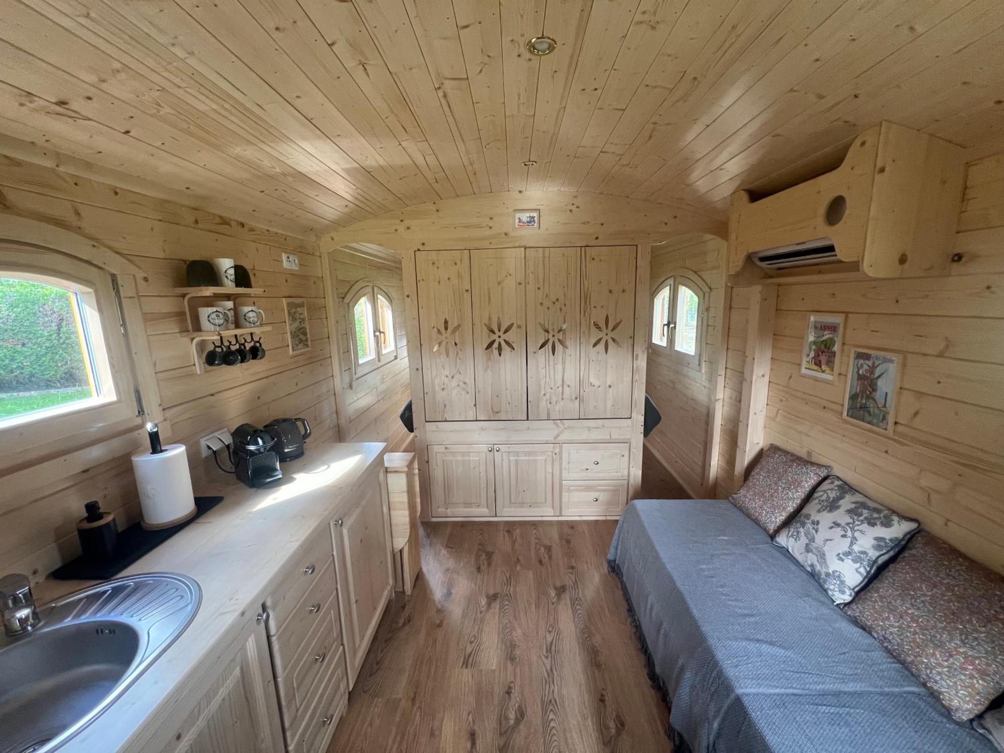 La Roulotte Deluxe De Malpas Bed & Breakfast Quingey ภายนอก รูปภาพ