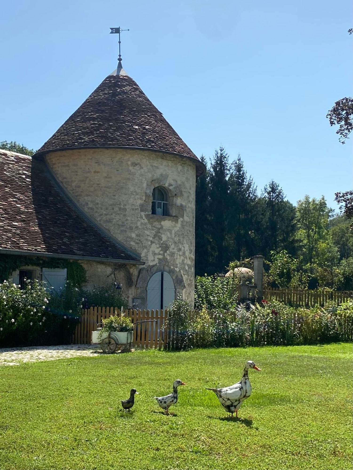 La Roulotte Deluxe De Malpas Bed & Breakfast Quingey ภายนอก รูปภาพ