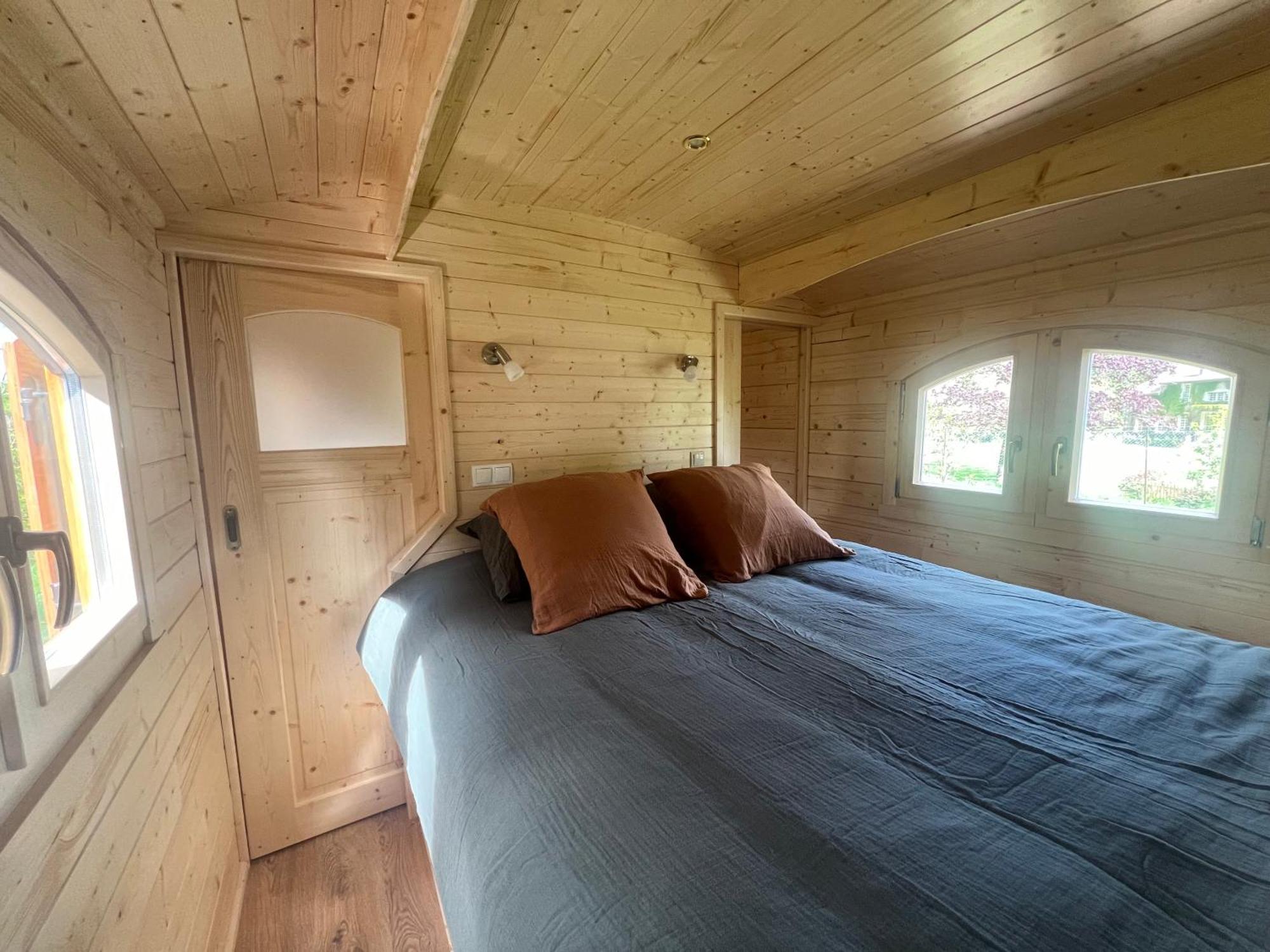 La Roulotte Deluxe De Malpas Bed & Breakfast Quingey ภายนอก รูปภาพ